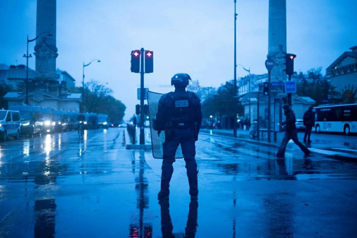 الشرطة الفرنسية توقف 1435 شخصاً على هامش احتجاجات السبت