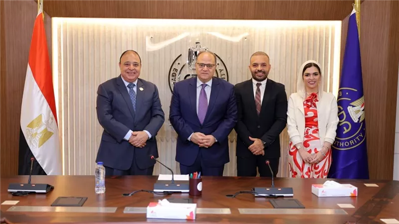 رئيس هيئة الدواء يبحث مع ممثلي شركة «نابكو» سبل تعزيز التعاون ودعم الاستثمار في القطاع الدوائي