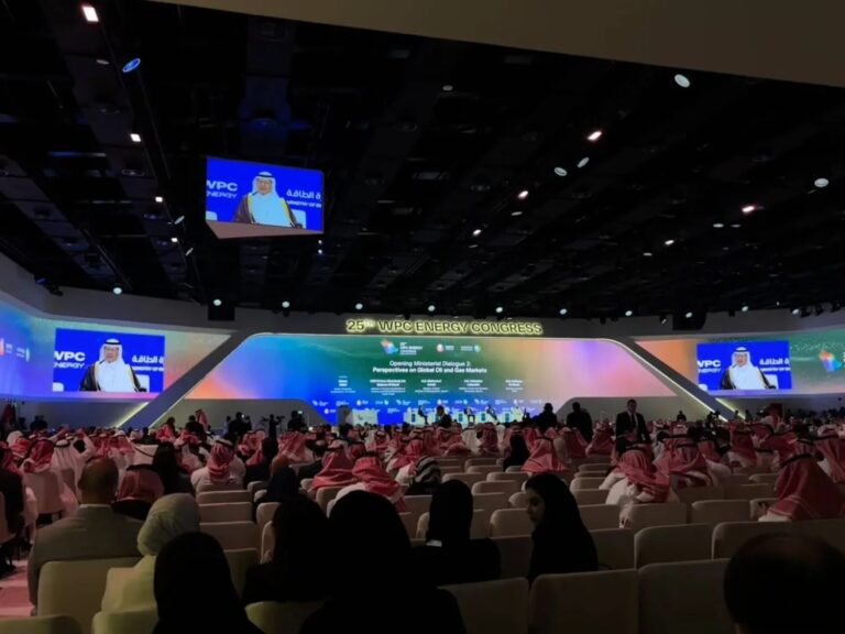 عبدالعزيز بن سلمان: رفع قدرة «شرق – غرب» إلى 10 ملايين برميل يوميا خلال 2–3 أعوام