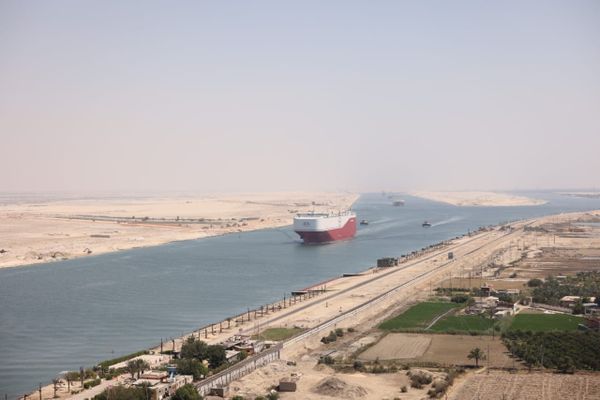 ارتفاع حركة الملاحة في قناة السويس 13% خلال الربع الثالث من 2026