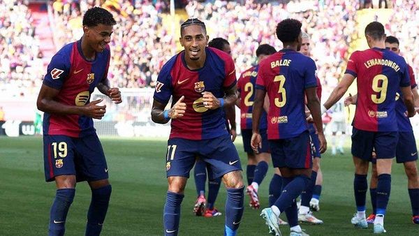 وجبة غداء جماعية في برشلونة لاحتواء آثار الهزائم واستعادة التوازن