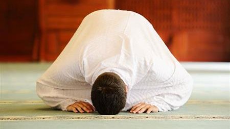 هل يشترط لسجود التلاوة أن يكون الساجد متوضئًا؟.. الإفتاء توضح