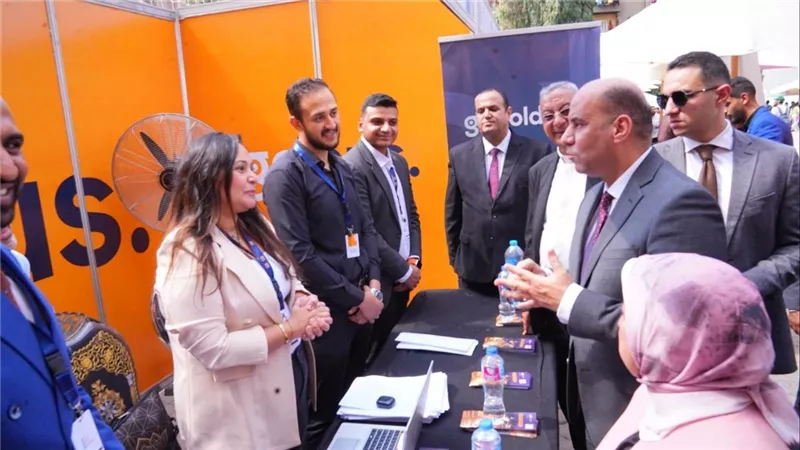 وزير العمل يسلم شهادات لخريجي منح التدريب المهني.. ويفتتح ملتقى توظيف بمعهد “دون بوسكو”