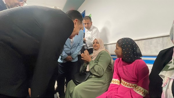 طلبك مجاب”.. مدبولي يفرح قلب طفلة ويوجه بإنهاء إجراءات نظارتها