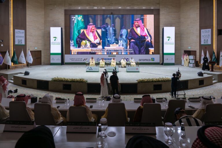 تحت رعاية خادم الحرمين الشريفين ونيابة عنه.. أمير الرياض يفتتح أعمال المؤتمر الدولي السابع للإعاقة والتأهيل ويكرم الفائزين بجائزة الملك سلمان العالمية لأبحاث الإعاقة في دورتها الرابعة