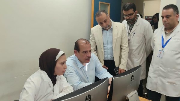 نائب وزير الصحة يجري جولة تفقدية على المنشآت الطبية في شمال سيناء