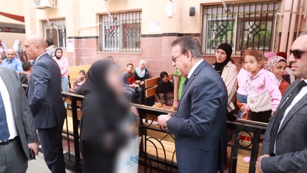 وزير الصحة يتفقد الأقسام المطورة بمعهد الرمد التذكاري ومستشفى الجلاء التعليمي