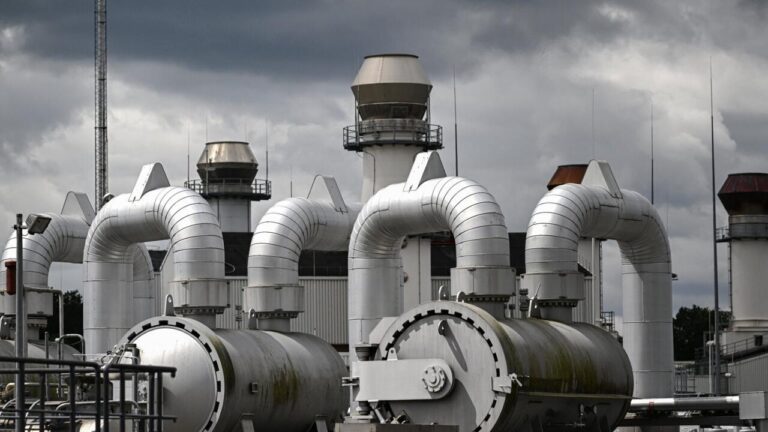 أسعار الغاز الطبيعي في أوروبا تبلع 100 يورو لأول مرة منذ 2022
