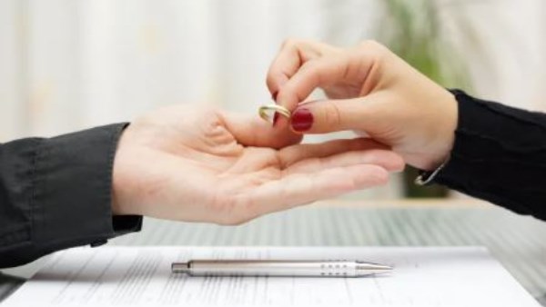 ما حكم  امتناع الرجل عن دفع نفقة المتعة لطليقته؟.. أمين الإفتاء يجيب