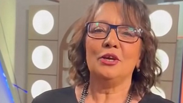 التدخين أثر على صوتي.. عزة بهاء تكشف سبب ابتعادها عن الفن