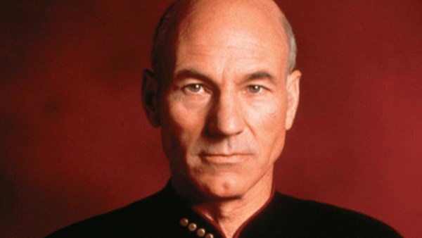 وفاة باتريك ستيوارت عن عمر 86 عاماً.. رحيل نجم «Star Trek» و«X-Men» ونجوم هوليوود ينعونه
