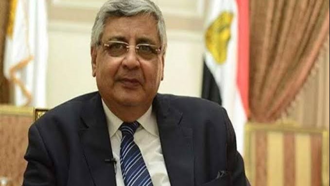 شاهد على بطولات الأطباء.. عوض تاج الدين يروي كواليس علاج مصابي حرب أكتوبر