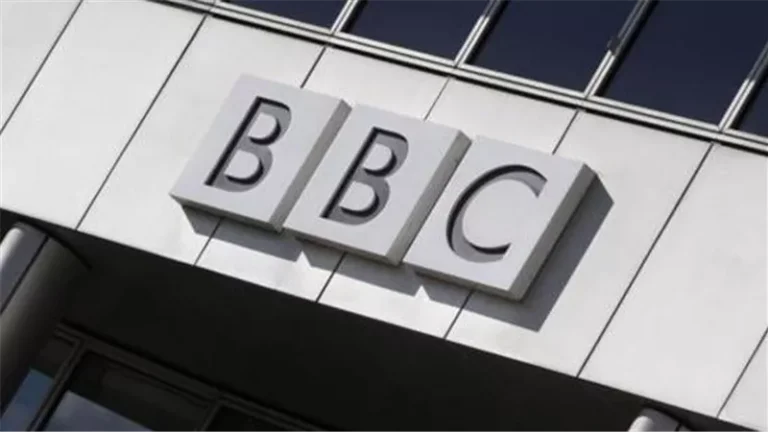 حسام الحداد يعلن انسحابه من برنامج «نقطة حوار» على BBC عربي ويتهم إدارة الحوار بالتحيز وتقييد حرية الرأي