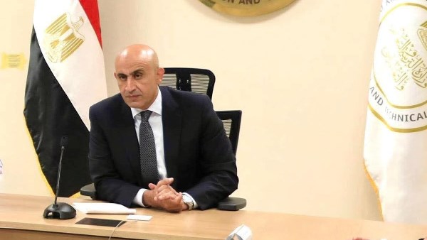 طلاب مدرسة بأسوان : ماعندناش مدرسين كمبيوتر ولا انترنت والحاسب الآلي مادة أساسية