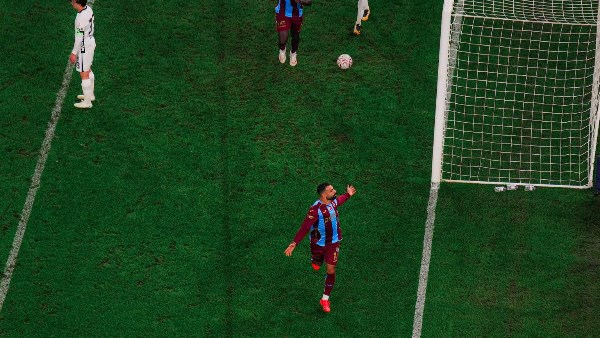محمد صلاح يقود تشكيل طرابزون سبور أمام هارتس في دوري المؤتمر الأوروبي