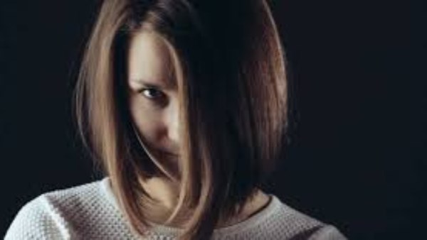 الشخص النرجسي مش دايمًا مكروه.. 6 صفات بتخلي الناس تحبه