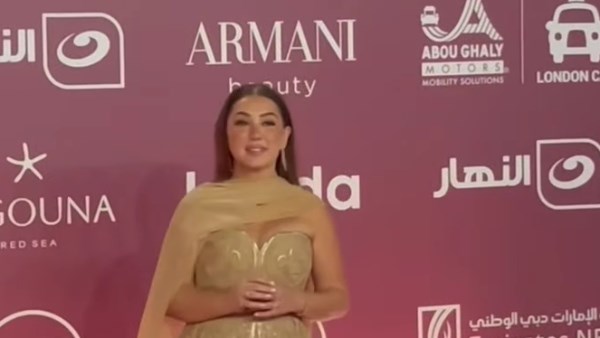 فستان مختلف.. كندة علوش تستعرض جمالها في افتتاح مهرجان الجونة
