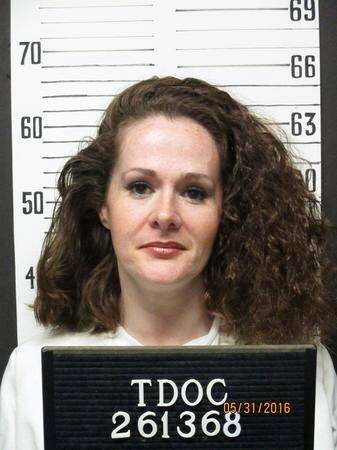 Court halts execution of Christa Gail Pike for a Tennessee murder she committed at age 18