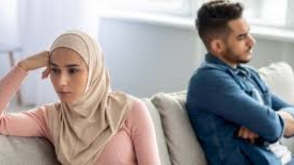 هل كلمة “عليّ الطلاق” تعد طلاقا؟.. تعرف على الحكم الشرعي ورأي الإفتاء
