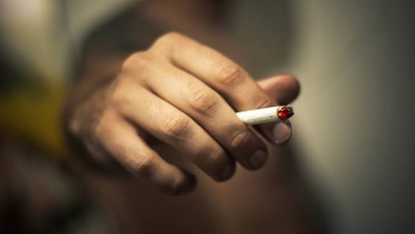 الذكاء الاصطناعي ينهي السرطان؟.. تصريحات مثيرة عن باحثين يدخنون