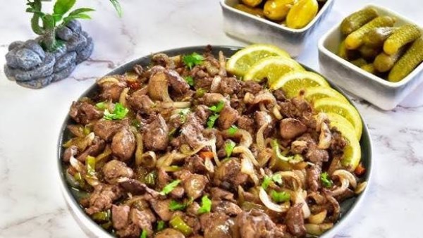طريقة عمل كبدة الدجاج الإسكندراني في البيت.. وصفة سهلة وسريعة