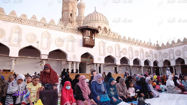 فتاوى تشغل الأذهان | حكم سنة الجمعة والأذان الأول والثاني.. والرأي الشرعي في صلاة الجمعة قبل الزوال بـ بلاد الغرب