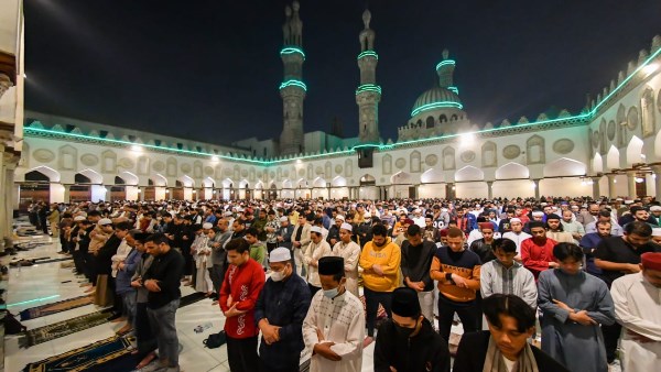 انطلاق اختبارات المتقدمين للعمل بـ “إمامة القبلة” بنظام المأموريات.. غدا