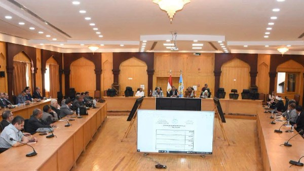 جامعة الأزهر توجه بالاهتمام بالمقررات الدراسية لطلاب الدمج.. صور