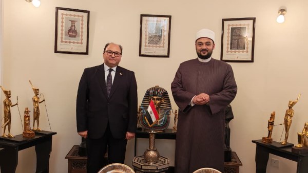 أمين المجلس الأعلى للشئون الإسلامية يبحث مع سفير مصر بأذربيجان تعزيز التعاون