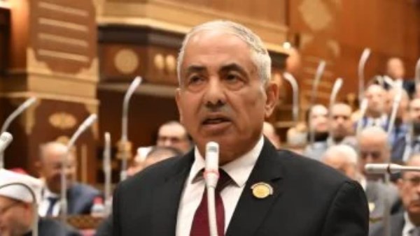 العوضي يطالب بمعارض دائمة للسلع في جميع مراكز الجمهورية