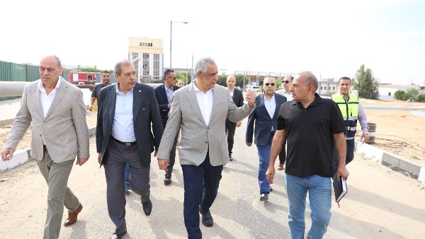 وزير الإنتاج الحربي يتابع سير العمل في هليوبوليس للصناعات الكيماوية