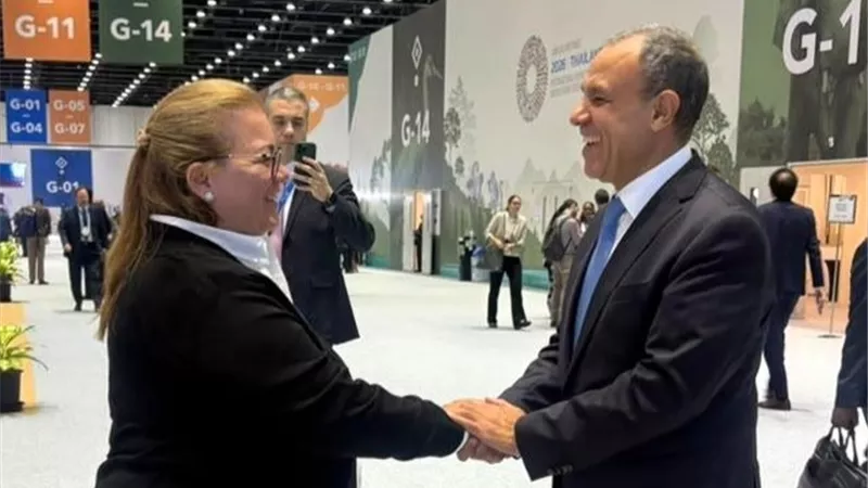 وزير الخارجية يلتقي وزيرة التخطيط الأردنية لبحث تعزيز العلاقات الثنائية