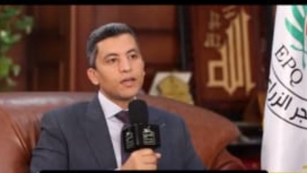 الحرب تهدد تجارة الغذاء عالميًا.. رئيس الحجر الزراعي يكشف تحركات مصر لتأمين السلع الاستراتيجية