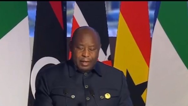 رئيس الاتحاد الأفريقي يعلن افتتاح أشغال الدورة الثامنة لمنتصف العام