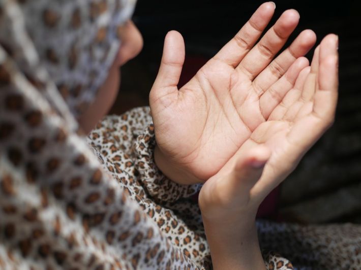 دعاء تحصين النفس وأهل البيت من كل شر.. ردده قبل الخروج من المنزل