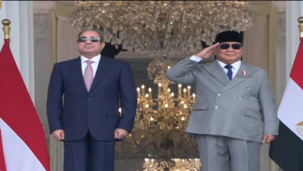 المدفعية تطلق 21 طلقة ترحيبًا بالرئيس السيسي أثناء الاستقبال  بالقصر الرئاسي الإندونيسي