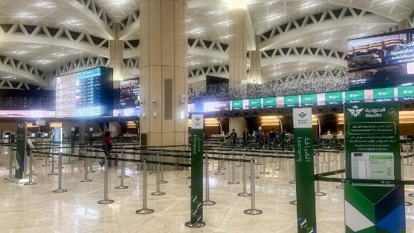 مستشار وزير الدفاع اليمني: الهجمات الحوثية على مطار الرياض عمل إرهابي جبان
