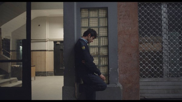الفيلم المصري خروج آمن يفوز بجائزة أفضل فيلم طويل في مهرجان الجونة السينمائي