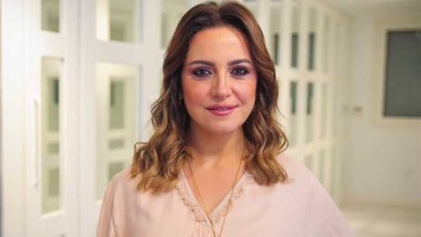 ريهام عبد الغفور تستعرض جمالها بفستان كاجوال | صور