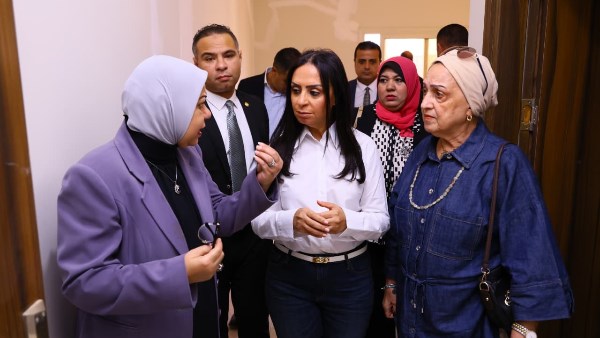 وزيرة التضامن تجري زيارات مفاجئة لعدد من دور رعاية كبار السن بالجيزة