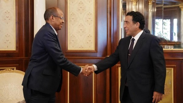 رئيس “الرئاسي الليبي” يبحث مع رئيس مفوضية الاتحاد الإفريقي سبل تعزيز العلاقات ودعم مسار المصالحة الوطنية