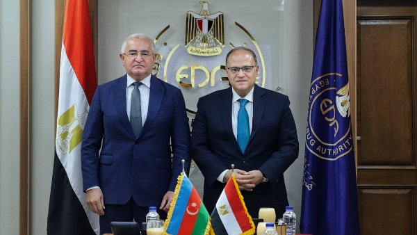 رئيس هيئة الدواء يبحث مع سفير أذربيجان بالقاهرة تعزيز التعاون الدوائي