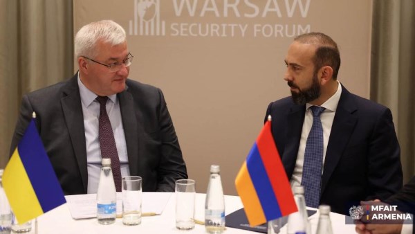 وزير خارجية أرمينيا يجتمع بنظيره الأوكراني على هامش أهمال منتدى الأمن