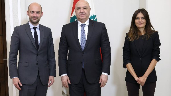 عون لوفد فرنسي: اعتداءات إسرائيل تعرقل انتشار الجيش اللبناني حتى الحدود الجنوبية