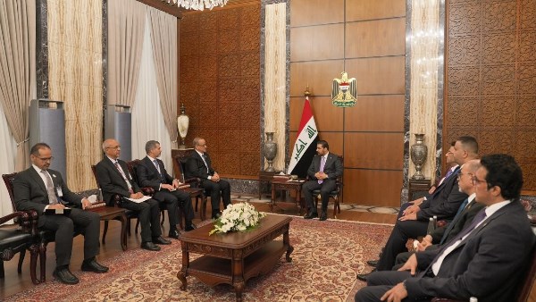 رئيس وزراء العراق يدعو لإنشاء منصة موحدة تُفضي إلى تأسيس سوق إسلامية مشتركة