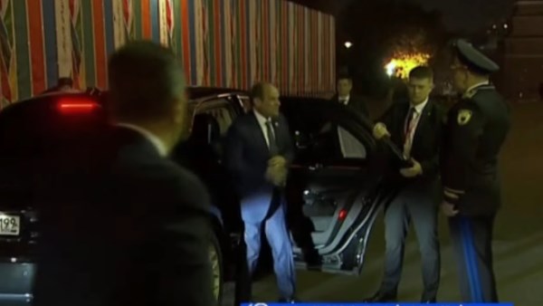 الرئيس السيسي يصل الكرملين لعقد قمة مصرية روسية والمشاركة في قمة روسيا وأفريقيا الثالثة