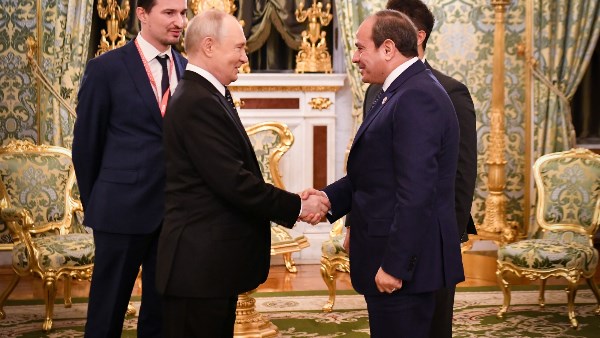 بوتين يثمن دور مصر المحوري ويؤكد حرص روسيا على تعزيز التنسيق السياسي لخفض التصعيد بالشرق الأوسط