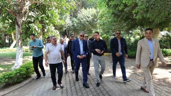 محافظ الجيزة يتفقد حديقة المبدعين بالعجوزة ويوجه برفع كفاءتها والحفاظ على الأشجار والمسطحات الخضراء