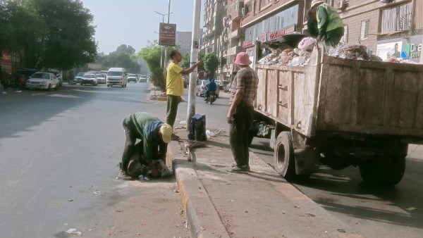 محافظ الجيزة يكلّف بإزالة التعديات على الطريق العام بالوراق وإزالة مقهى مخالف بأوسيم  ويوجّه بمراجعة تراخيص البناء وإزالة مخازن فرز المخلفات