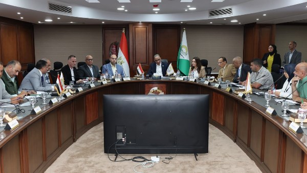 محافظ الجيزة يوجه بسرعة فحص شكاوى المواطنين واتخاذ الإجراءات القانونية اللازمة